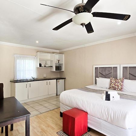 Mikasa Guesthouse East London Extérieur photo